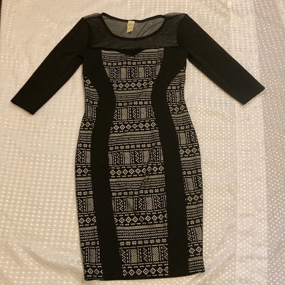 Dress - Picture 5 of 9